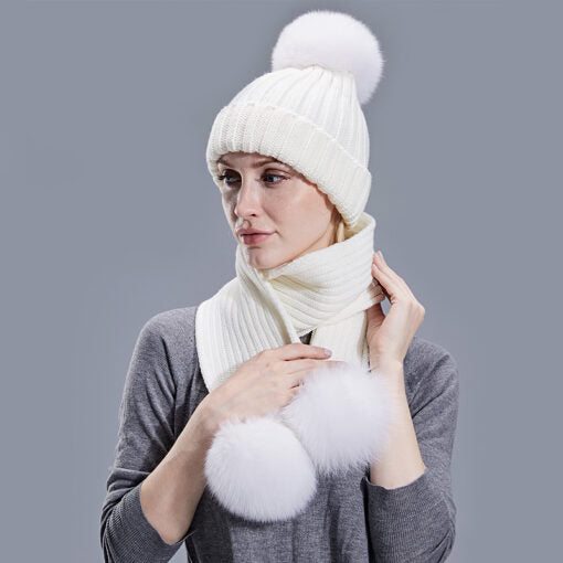 White Knitted Matching Pompom Hat & Scarf Ball Wool Ball